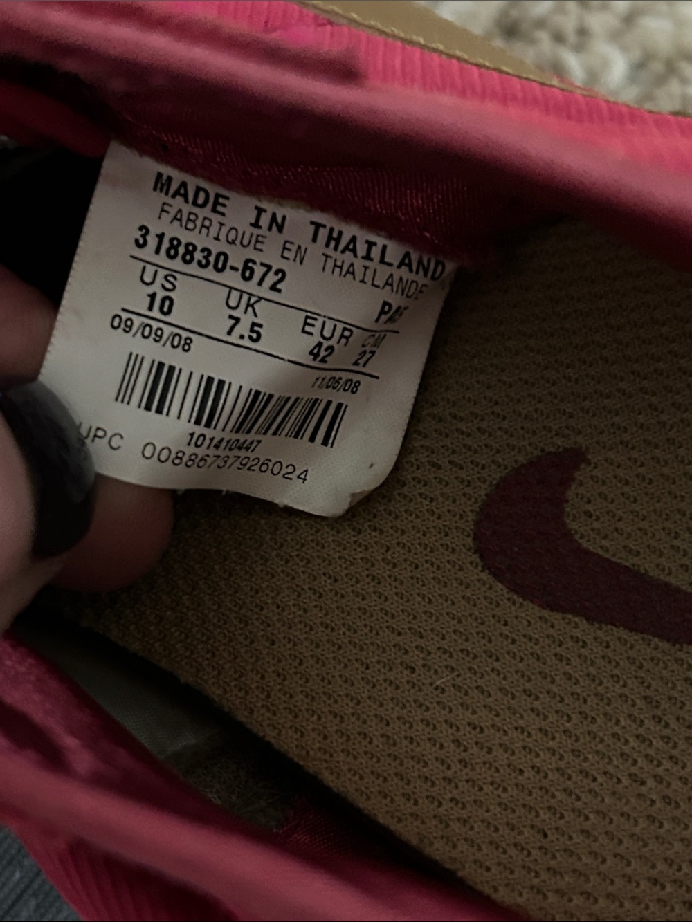 Nike Women’s pink Sneakers with Gold Swoosh - Picture 2 of 5